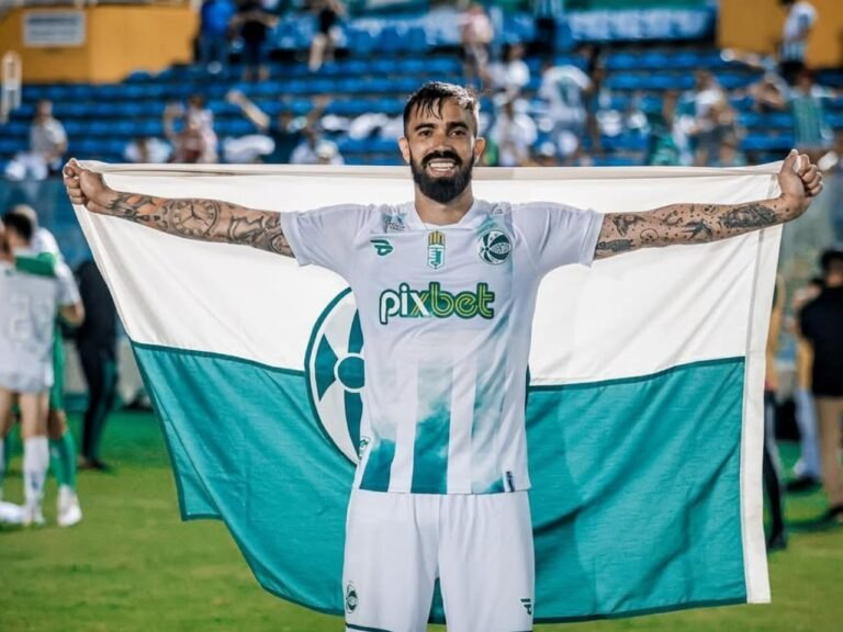 Matheus Vargas é o segundo contratado pelo Paysandu para 2025.